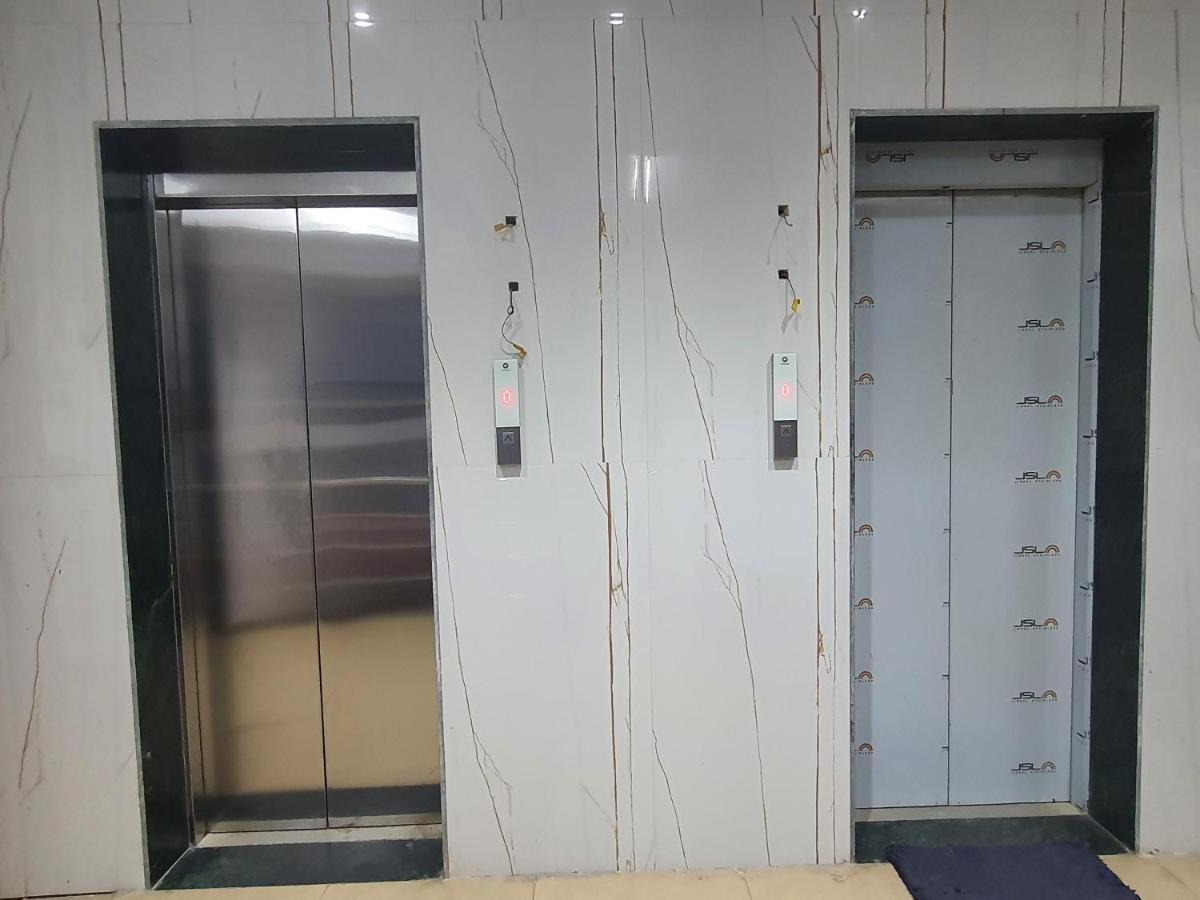 Osi Apartments Khar West Mumbai  Buitenkant foto